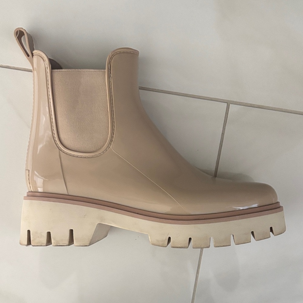 Dolce Vita waterproof winter tan booties